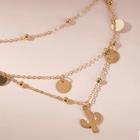 *Gina* Disc and Cactus Necklace - Picture 2 of 3